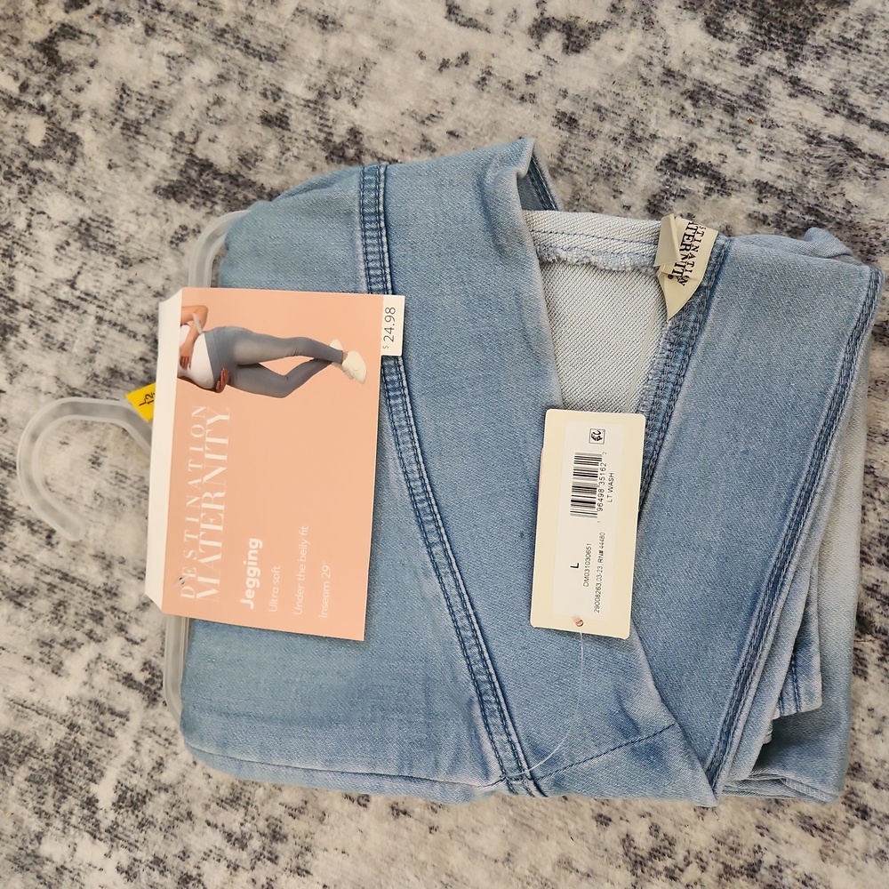 Destination Maternity L 12/14 Lt. Wash Jegging